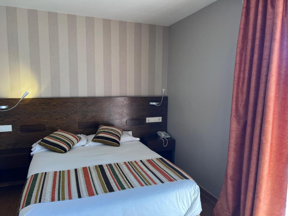 Hostal Los Coronales — Photos 1